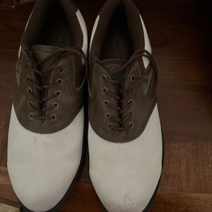 Golf cleats barely used